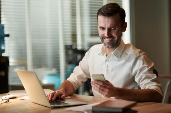 O UGC, quando usado com estratégia, transforma conteúdo espontâneo em uma máquina real de conversão. | Foto: Freepik.